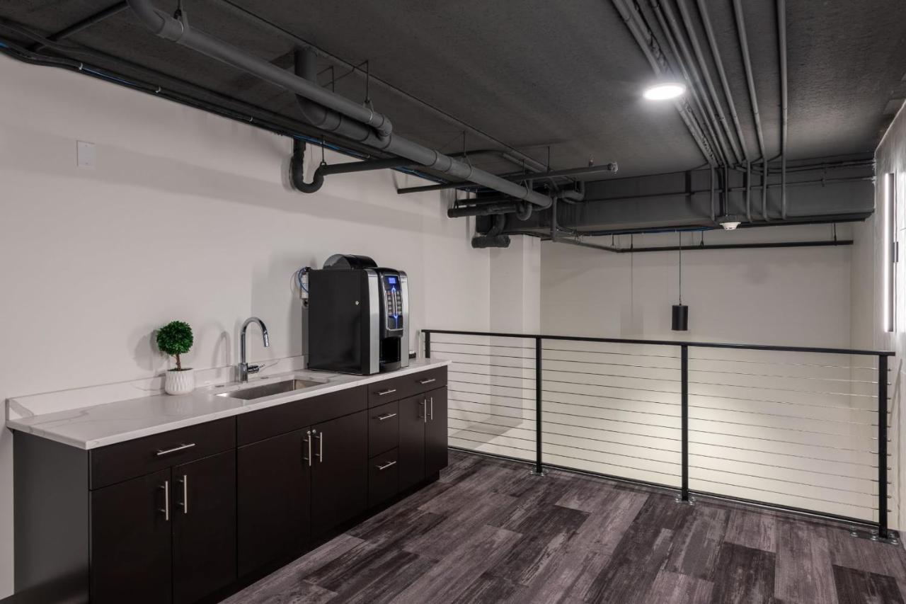 Flexhome Skywalk To Fiserv 1Br Apt U1 Milwaukee Exterior foto