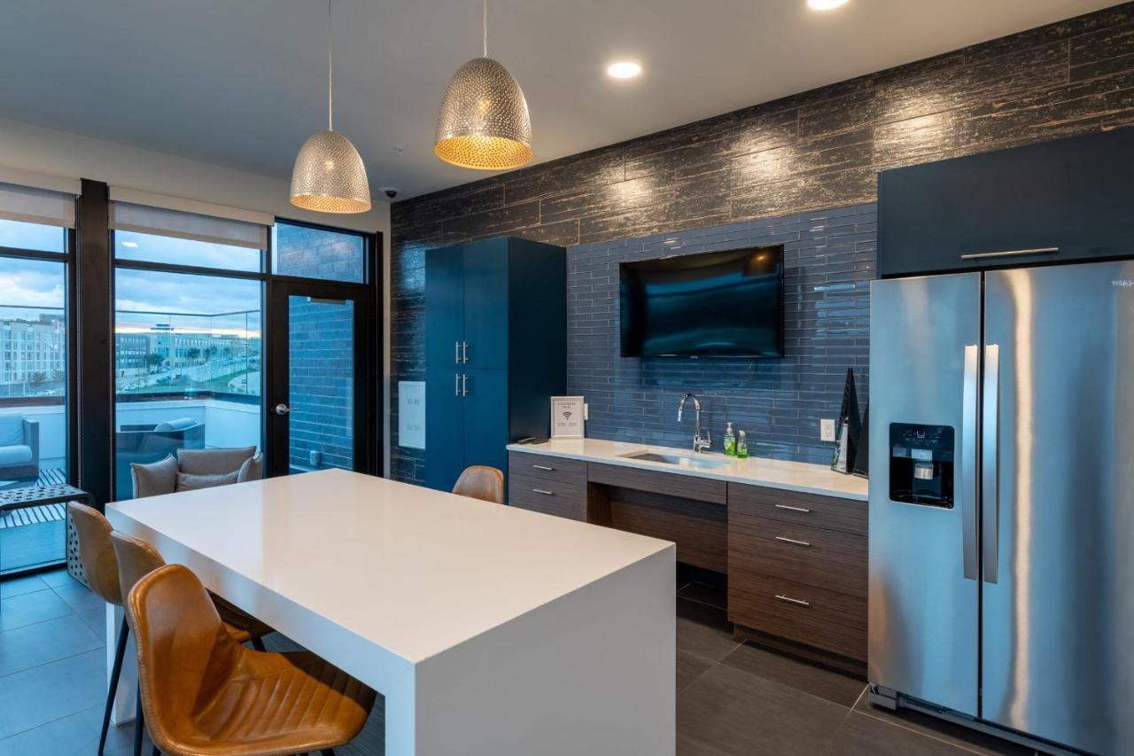Flexhome Skywalk To Fiserv 1Br Apt U1 Milwaukee Exterior foto